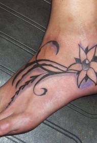 froulike ynrjochte kleur bloem totem tatoetepatroon