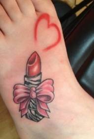 instep bow lipstick ແລະຮູບແບບ tattoo ຫົວໃຈ