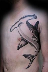 krūtīs maģisks gravēšanas stils melns āmura galvas haizivs tetovējums