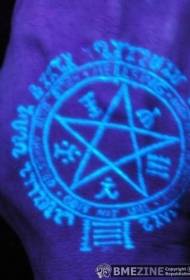 hand tillbaka fluorescerande pentagram symbol tatuering mönster