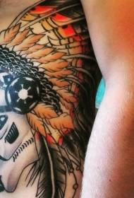 side ribbe interessant kombinasjon storm kavalerihjelm med indisk fjærhat tatoveringsmønster