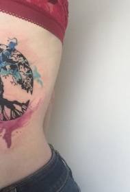 Midja i sidorundfärgat tatueringsmönster för stort träd