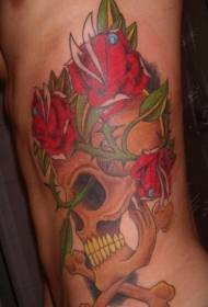 lado da cintura colorido crânio e flor padrão de tatuagem