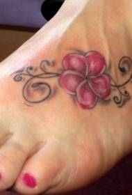 modello femminile del tatuaggio del fiore hawaiano di colore del collo del piede
