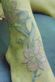 Imatge de tatuatges de brots d'orquídia de color intens