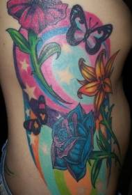 derék színű tarka virág és pillangó tetoválás minta