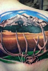 返回令人難以置信的鹿頭骨和風景紋身圖案