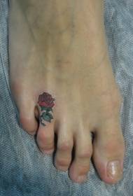 Toe color yakanaka tsvuku yakamuka tattoo mufananidzo