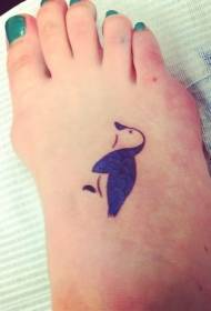 Intymus mėlynos spalvos pingvinų tatuiruotės raštas