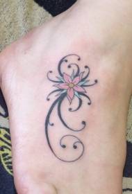 узорак женске тетоваже цвјетног цвијета у боји цвијета