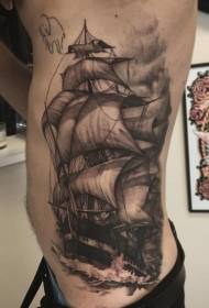 側肋黑色灰色風格帆船與波紋身圖案
