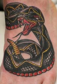 pola tattoo tukang rattlesnake hideung