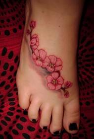 Sakura pane iyo instep tattoo mufananidzo