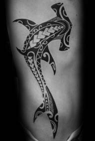 vackra svarta polynesiska stil Hammerhead haj tatuering mönster