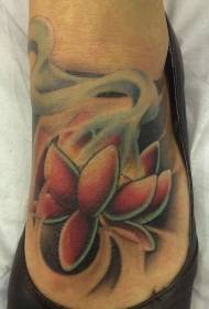 ຮູບແບບ tattoo lotus ສີຕີນຂອງແມ່ຍິງ
