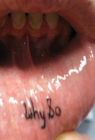 corak tatu simbol huruf hitam di dalam bibir