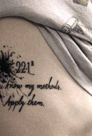 inchiostro nero a costine laterali con motivo alfanumerico del tatuaggio