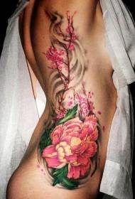 bel modello di tatuaggio con fiore di peonia dipinto in vita
