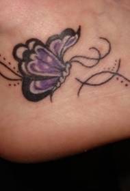 disegno del tatuaggio del tallone del piede farfalla viola