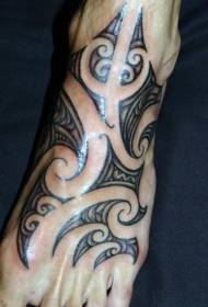 modello di tatuaggio in bianco e nero decorativo tagliente stile piede posteriore