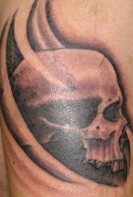 model de tatuaj craniu negru cenușă lateral