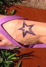moteriškos vidpadžio purpurinės penkiakampės žvaigždės tatuiruotės modelis