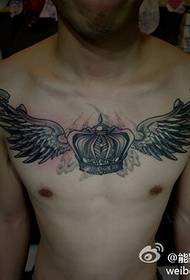 mužský hezký cool koruna a křídla tetování vzor