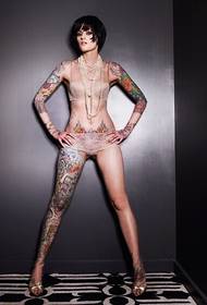 Europietiškas ir gražus seksualus kūno kūnas, užburiantis karštu tatuiruotės modeliu 2 nuotraukos