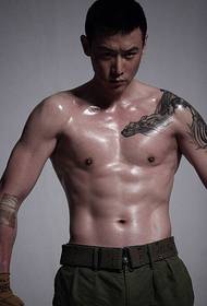 tyyppi uros Lu Yi huivi dragon totem tatuointi malli