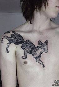 man personality shoulder wolf tattoo pattern