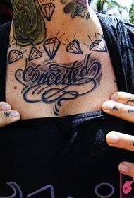 tatuaggio moda personalità diamante petto