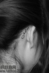 grožio ausies raidės tatuiruotės modelis