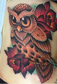 Icala le-owl intyatyambo ye-Europe kunye ne-tattoo yaseMelika