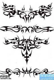 patrón de tatuaje de tótem de flores de cintura