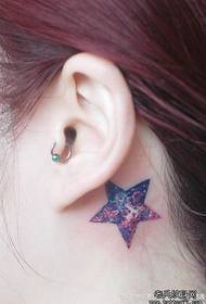 Mergaičių ausų mados išskirtinis penkiakampis žvaigždėto dangaus tatuiruotės modelis
