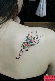 الگوی تاتو پروانه ای رنگ شانه زن