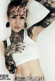 Еуропска беаути мода пун узорак тетоважа