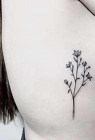 女生侧腰小清新花卉纹身图案