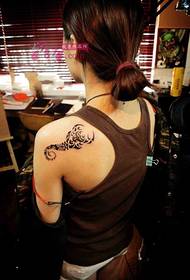 Søt skulder mote totem tatoveringsbilde