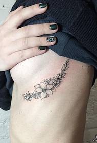 menina lado peito pequeno fresco sexy flor tatuagem padrão