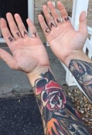 floare corp Engleză tatuaj masculin mâna palmă negru poză engleză tatuaj