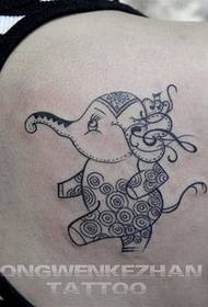 어깨 귀여운 트렌드 코끼리 문신 패턴