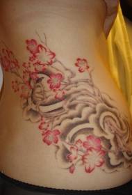 여성 허리 측면 로맨틱 꽃 나무 문신 패턴