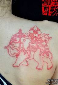 dziewczyny ramiona wzór tatuażu słonia linii