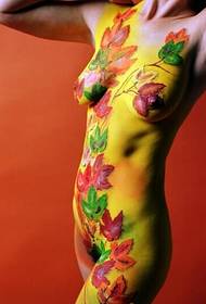 corpo non mainstream bello flor sexy tinta pintada de vid