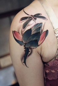 ženské rameno Čiastočné tetovanie lotosový vzor
