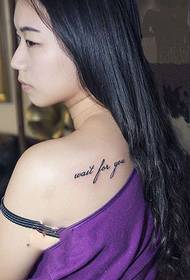 Lepotna ramena majhna sveža angleška slika za tatoo