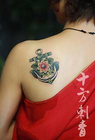Pokaz tatuażu Changsha dziesięć kwadratowych tatuaży: tatuaż kotwiczny z tyłu barku