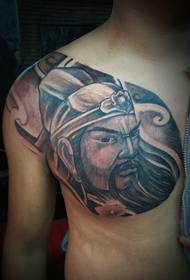 заобилазећи рамена од традиционалног традиционалног узорка тетоваже Гуан Гонг