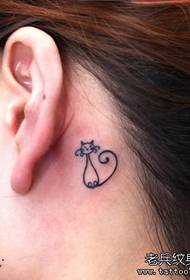 meisje oor totem kitten tattoo patroon